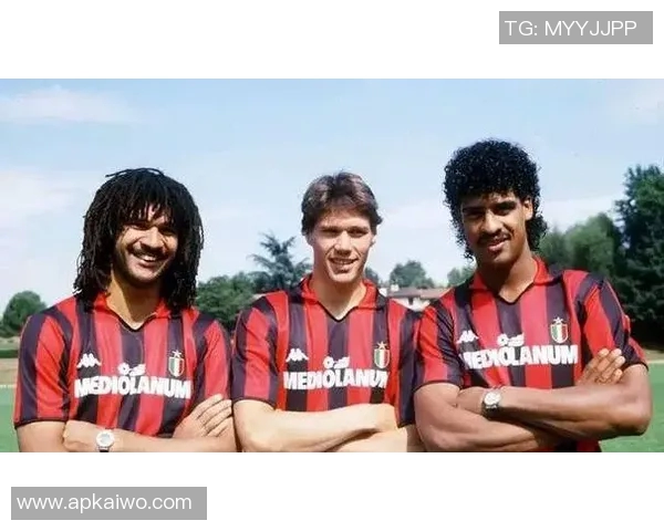 荷兰足球明星奥维马斯的辉煌职业生涯与传奇故事揭秘