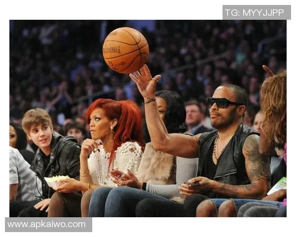 体育明星化身老年人趣味挑战全纪录揭秘他们的幽默与智慧